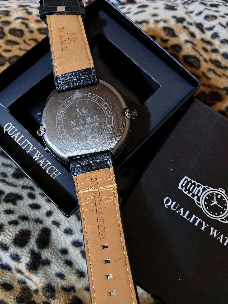 ساعه ماركة بهذا الشكل دبل ساعه وبوصله مقياس الحرارة مع علبه باله امزون سعره ٣٥ الف مع توصيل متواجد على خاص


**إذا كنت صاحب هذا الإعلان وتريد حذفه لأي سبب، رجاءا أرسل رسالة إلى الدعم الفني**