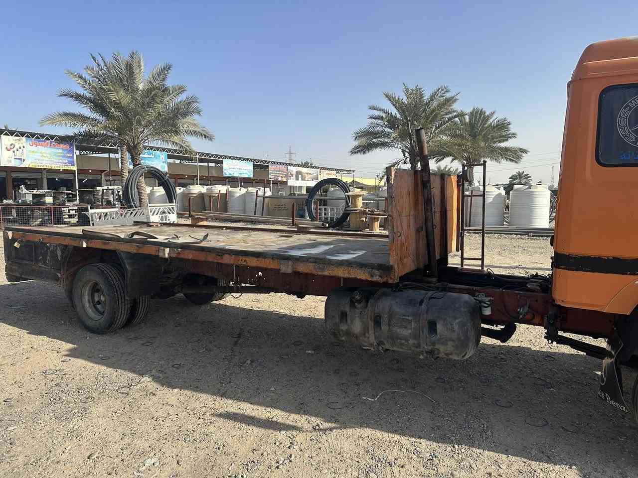 لوري البه للبيع محرك ٦ سوبر طول الحصيره ٦ متر صافي تايرات جدد شاصي مكفول كهربائيات كير اكسل رقم نكليزي باسمي تحويل مباشر سنويه جديده هزه جديده بي مضخه كرين سياره حلوه وجاهزه مكاني سامراء سعر ٩٥$
*********** 

***********
