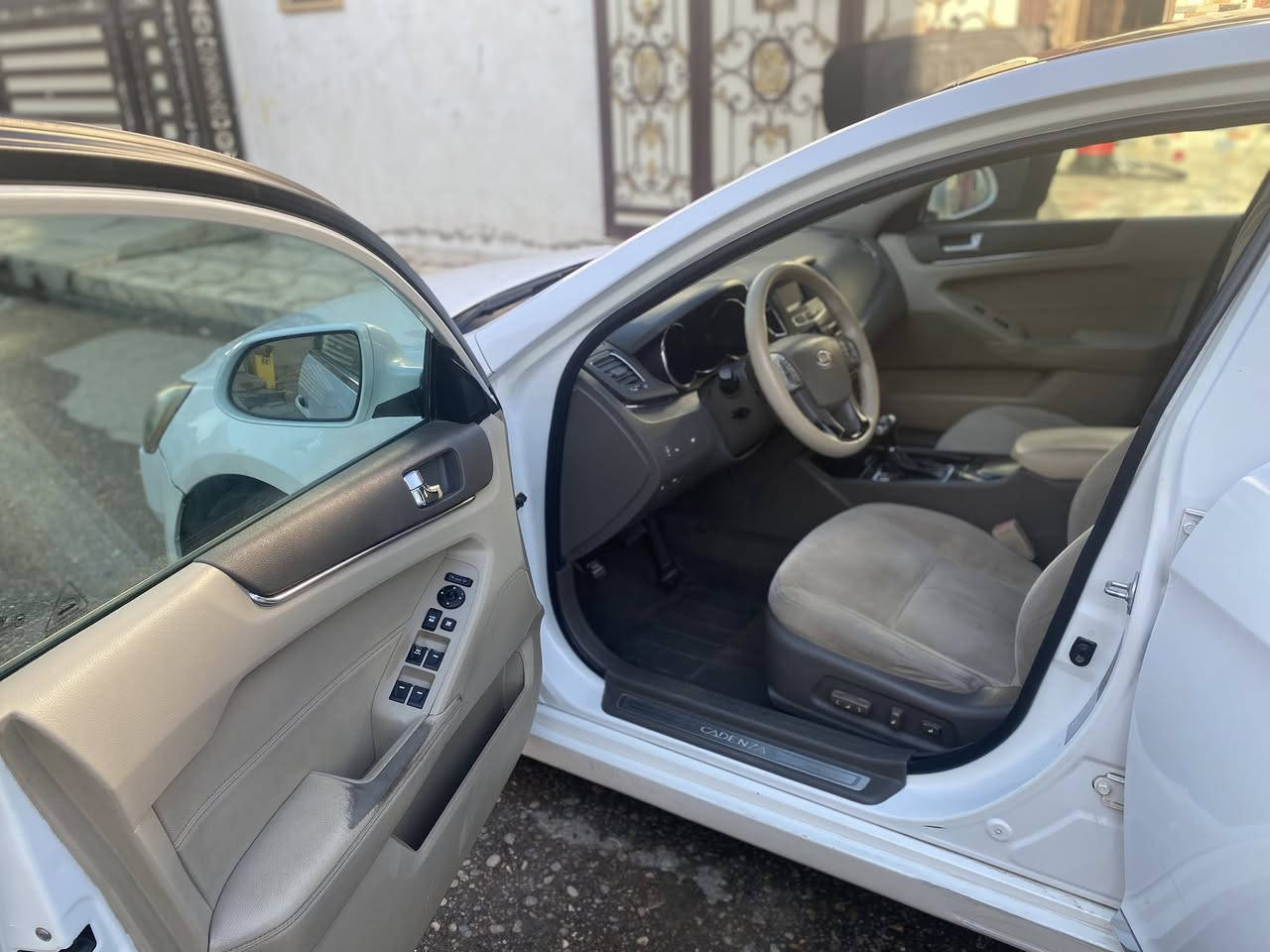 🚗 للبيع: كيا كادنزا 2011
📍 مكان السيارة: كركوك
📞 للتواصل: ***********
💰 السعر: 105 ورقة 
🛠️ المحرك: 6 سلندر – V6

⚠️ أضرار السيارة:
• نصف الجاملغ الأمامي والجاملغ الخلفي جهة السائق
• كفالة المحرك والكير

⚙️ المواصفات: فول مواصفات
• فتحة سقف بانورامية
• مقاعد كهربائية
• حساسات أمامية وخلفية
• بردات جانبية 

📌 تفاصيل إضافية:
• رقم السيارة كركوك الدولي الجديد
• باسم المالك تحويل مباشر
• لون السيارة أبيض
• تحتوي بطاقة بانزين
