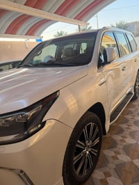 لكزز LX570  فول موصفات مديل 2017 كفاله عامه تفاصيل اكثر انتصل  0770050...