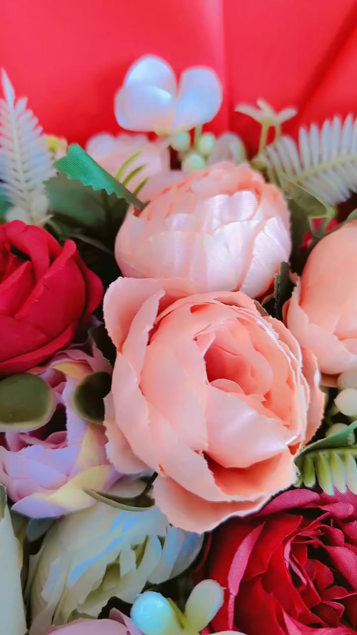 بوكيه ورد السعر 15 😍 العنوان بلدروز نهاية شارع المسبح #سمايل للهدايا مجاور  مكہٰتہٰب فدك  يتوفر توصيل بلدروز وجميع المحافضات ه‍ *********** او ***********
