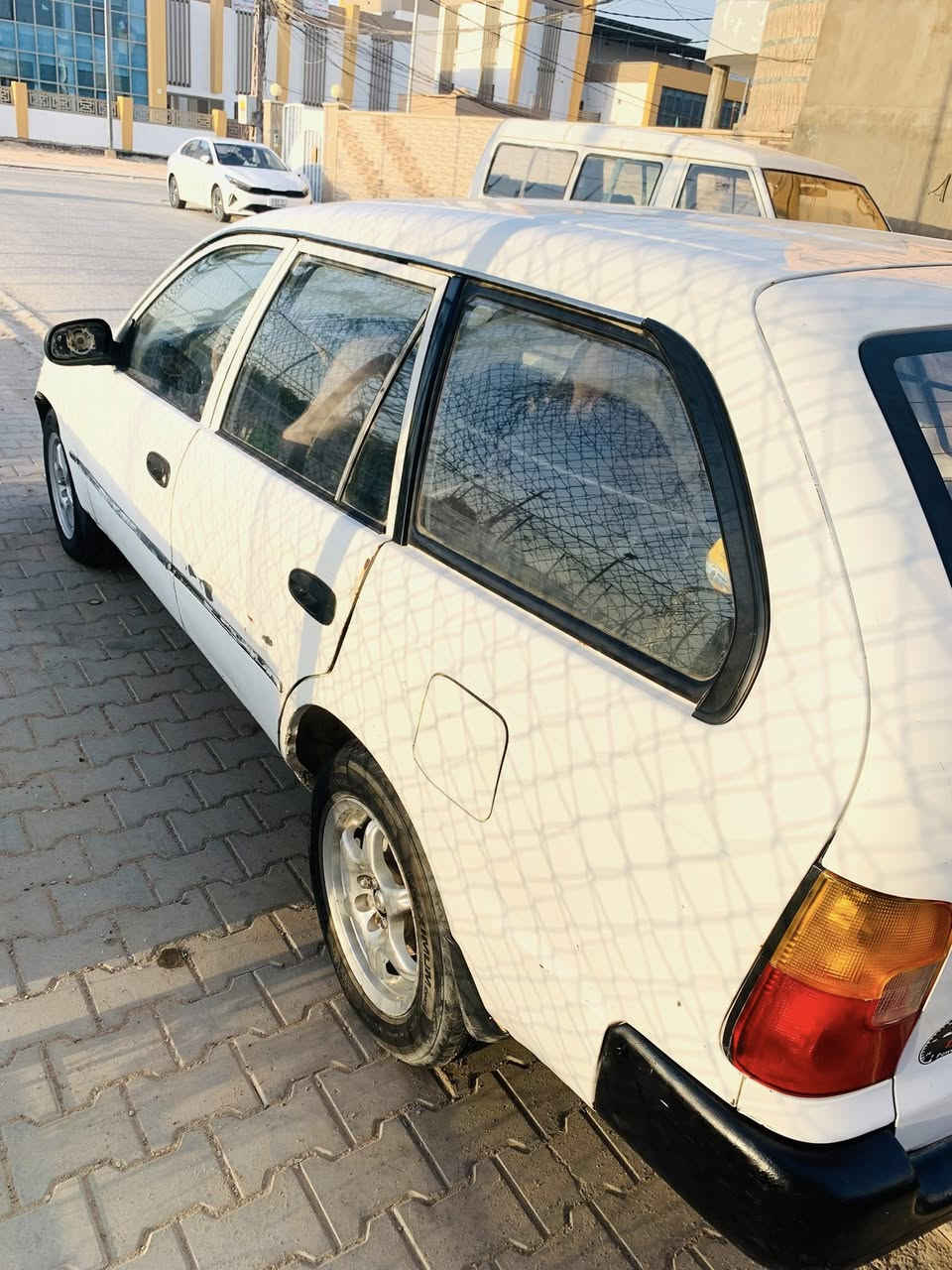 السلام عليكم 
كورلا مديل 1994 
رقم بغداد سنويتهة ل2027
مكانهة بالنجف حي الجامعة
راعيهة بالنجف يريد مداور كبل عقد مروري 
مكينة جديدة …. تخم تاير 
سعرهة 39 وبيهة مجال  🔥
رقمي ***********
متوفر واتساب ✅
