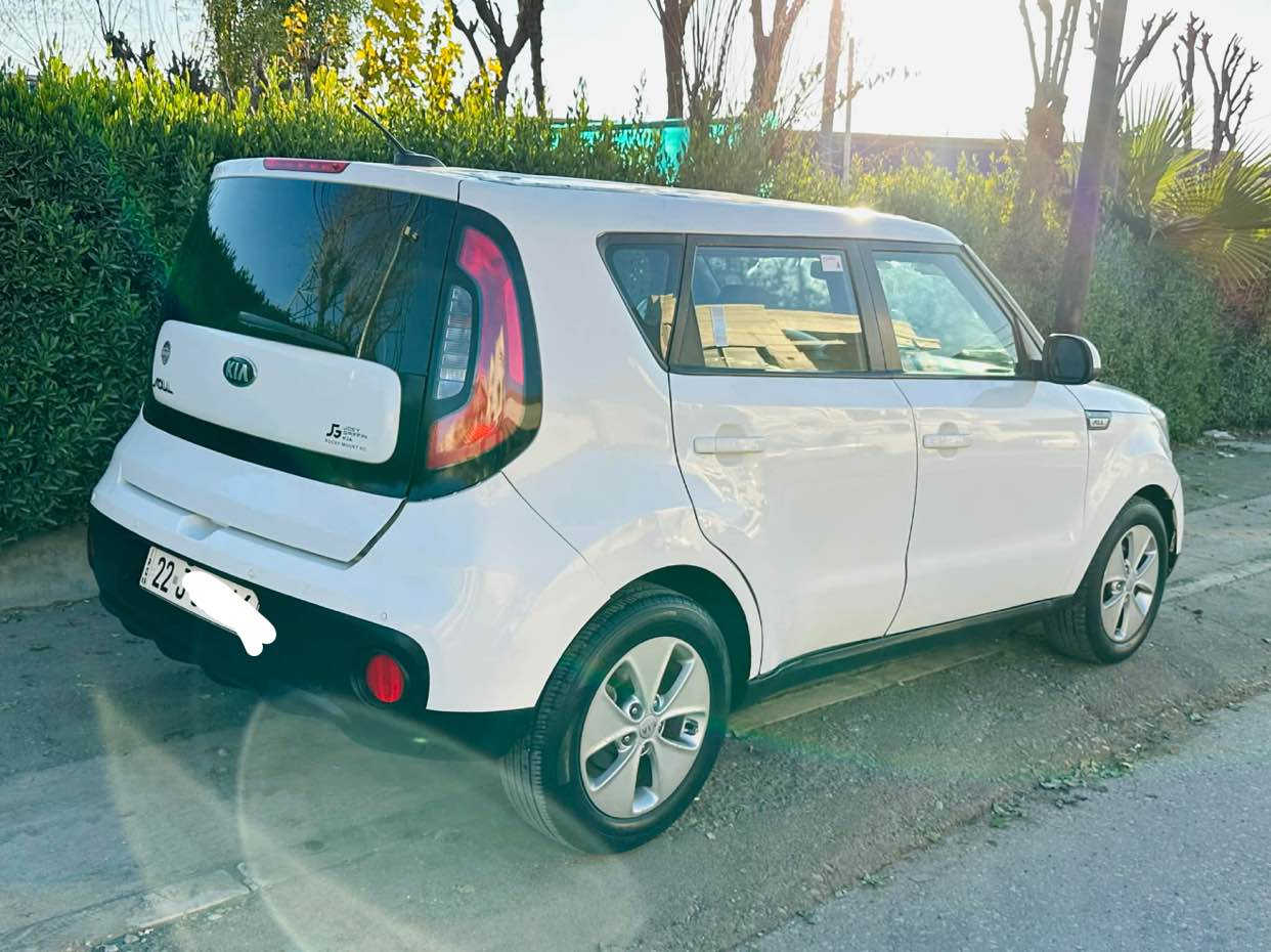 Kia Soul 2017
1400$ چواردە وەرەقە غرامەی لەسەرە دەیگەڕێنمەوە
سەنەوی و ژینگەو هەزەی نوێیە تاکو4-7-2029
بەناوی خۆمە وەکالەو پەنجە مۆر بەشەرت
گێڕومەکینەو تەقەوڕەقە بەشەرت
پێش و پشتی کەپسە ئێڕباگ بەشەرت
چەند پارچەیەکی بۆیاغە لەگەڵ سەقفی بە عام دەفرۆشم 
رقم الشاصي: KNDJN2A21H7446405
ژ.م:*********** أربيل, العراق
