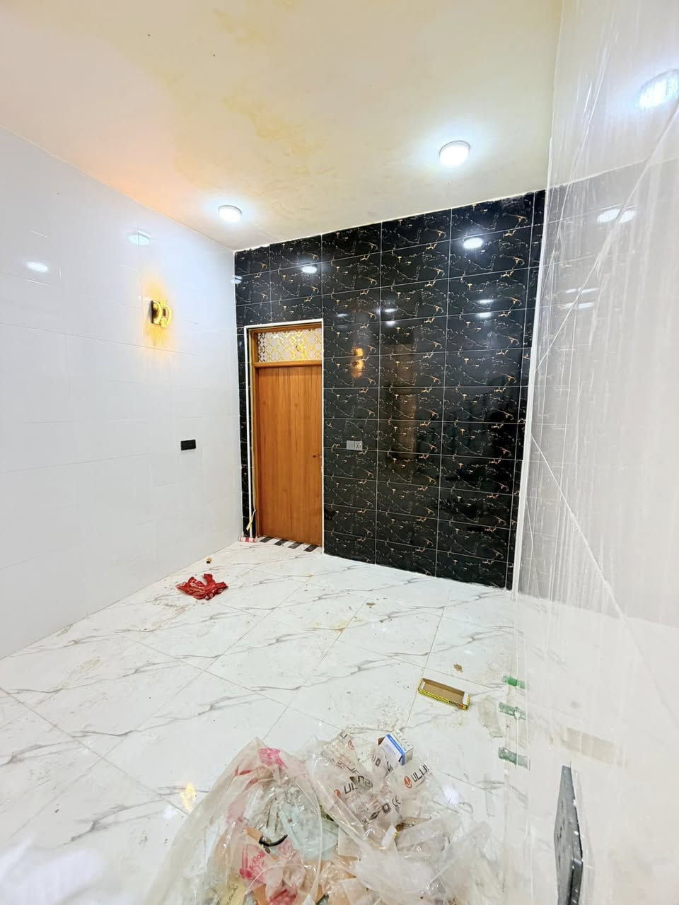 المساحه ٧٠ م طابو زراعي النجف ملحق ميسان قرب سكلة الكرعاوي شارع الزوار
غرفة// صالة// مطبخ // استقبال// صحيات

السعر مناسب جدا ٢٧ و ٥٠٠ 

#طابوق وصب

***********وتساب او اتصال
