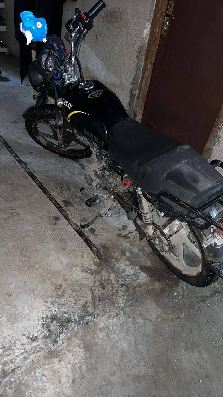 دراجة إيرانية 
السعر ٧٥٠ وبيهة مجال
***********
مكاني البياع
