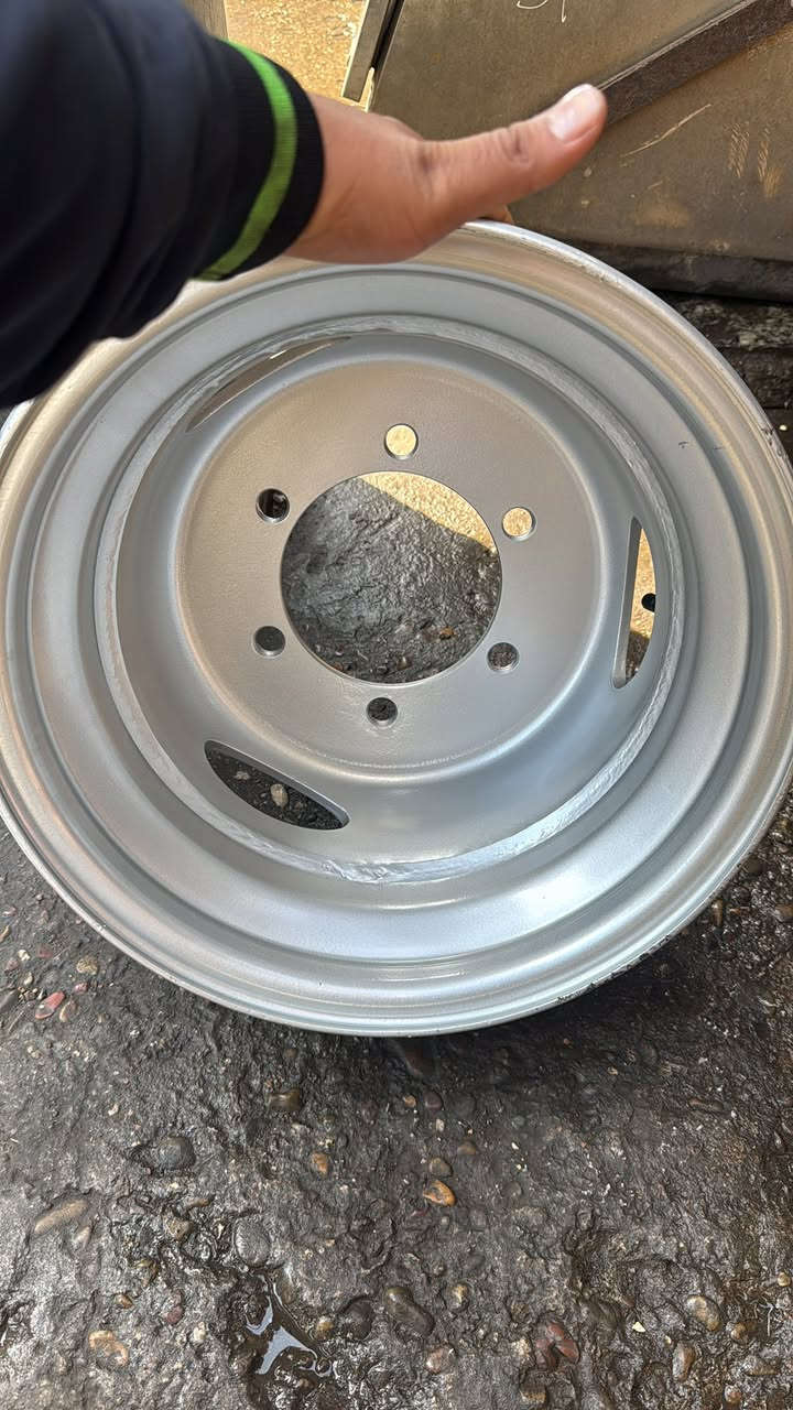 سلام عليكم
وصول حاويه ويل كوري ١٤  ثقيل ٤٥ كيلو الواحد

موجود الخمس فتحات طب صيني

تحوير ستدات ٢٧ الماني

تحويره ٦٠ الف كامل

يوجد تايرات ١٤ ريدز

ريداكس

باترس

لاسه

العنوان بغداد شيخ عمر 

***********منتظر البدري

توصيل كافت محفضات العراق
