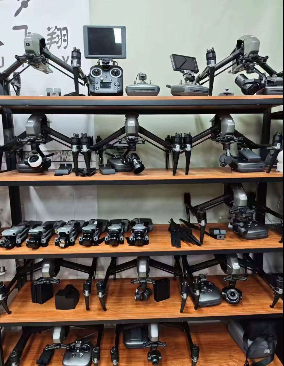 بعز الله وفضلـه يتوفر صيانة عامة 
لجميع الدرونات Dji  

بأسعار تنافسية ، وجودة عمل وقطع غيار ممتازة 
وتتوفر جميع قطع غيار درونات Dji 

***********

#درون #صيانة #قطع_غيار #Dji #العراق #بغداد
