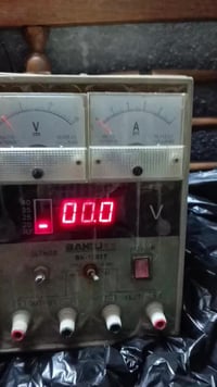 عندي هذا الجهاز شغال للبيع للاستفسار 07705300917