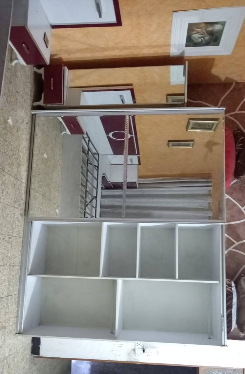 للبيع اخوان الشعب  *********** السعر ٢٠٠
