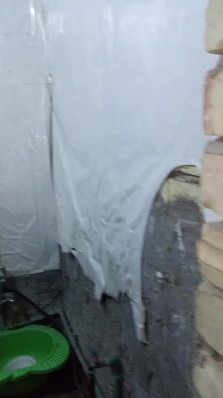 السلام عليكم من رخصة مدير الكروب المحترم هيكل للبيع   طابق واحد بدون ارضية وسقف وبياض  المساحة 42 متر العنوان سبع ابكار فرع جوهرة لبنان الجديدة طابو زراعي بسمي السعر 85 الاتصال على الرقم ***********
