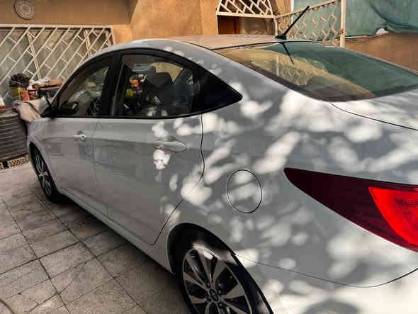 سلام عليكم اكسنت موديل ٢٠١٨خليجي كامل موصفات ماشيه حاليا٧٧الف قابل للزياده السياره بيها جاملع امامي عكس السايق ربع صبغ وباب السايق الامامي بارد طخم اطارات بطاريه جديده السعر ١٢٠ورقه قفل 
مكان السياره بغداد عامريه
ه/***********
