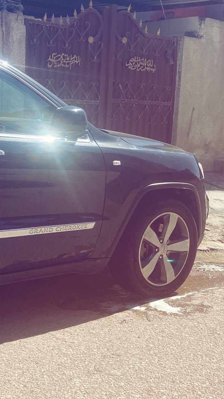 سلام عليكم للبيع جيب ٢٠١٣  خليجي لمتد فول ١/١ اعله فئه بل جيب كير مكينه خير من الله  مكينه ٦سلندر ٣٦٠٠ صدر امامي وخلفي جديد تخم تاير جديد ويل كب رقم بغداد أنكليزي بسمي سنويه مجدده ل27  تحويل مباشر 
بصمه تشغيل 
بصمه أبواب  
بانوراما  
كشنين كهرباء 
كشنات خزن ميموري 
كشنات جلد 
جنطه كهرباء 
مري قلاب عنده البك 
زراك لايت 
لايت زنون 
تبريد لمس 
تبريد ثلج تبريد قطعتين 
تبريد + تدفئه بل كشنات 
شاشه قلاب
دمام صوت 
كامره خلفيه  
داخل بيجي صاج 
 
مري كهرباء 
ماوس تحكمات
مانع انزلق
مانع انحدار 
فورويل ٤×٤ 
ستيرن كهرباء 
بلازمه بل سقف 
يدات كروم 
هوكات اماميه خلفيه
السياره ماشيه 176  KM حقيقي 
 السياره بيه 3 رش بدون دواخل شرط
 للاستفسار ***********
