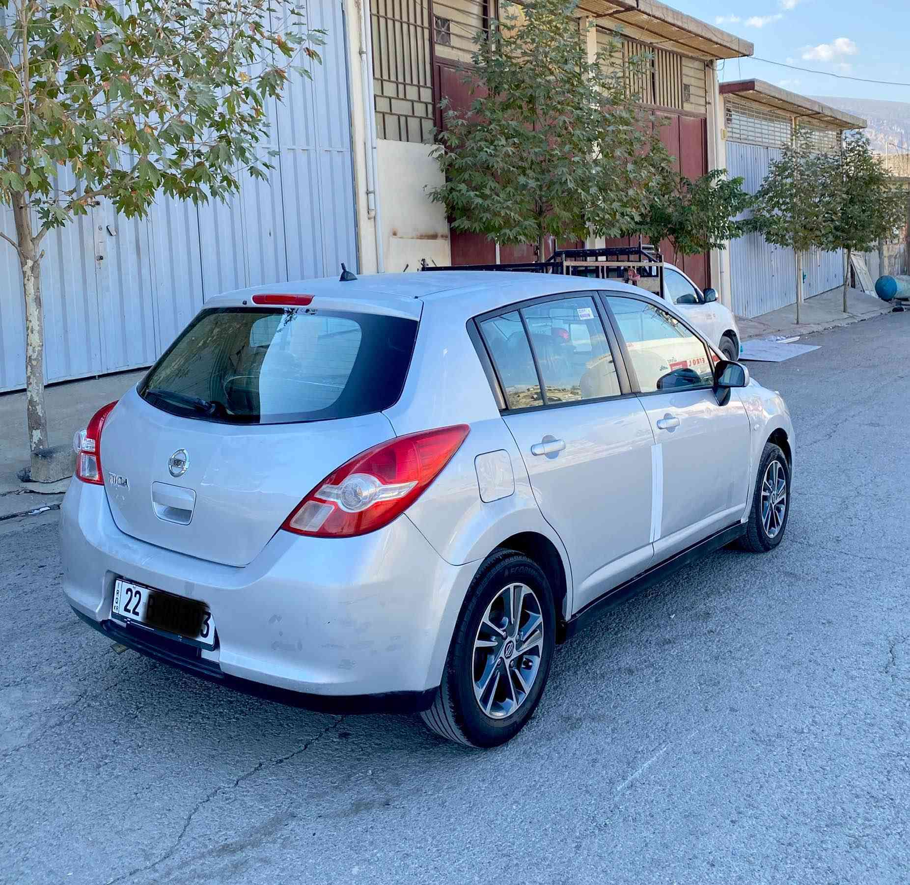 نیسان تیدا 2009 سلفەر تۆماتیک خەلیجی ناو زەرد جام کارەبای فۆرمیکە گێج زینۆ ویل کەپ تای نوێیە  بێ بۆیاخ بێ جەمپە تەنها کەمێک کالبونەوەی هەیە بەناوی خۆمە نرخی 84$ مەجالی کەم  
ژمارەی خاوەنی :*********** أربيل, العراق
