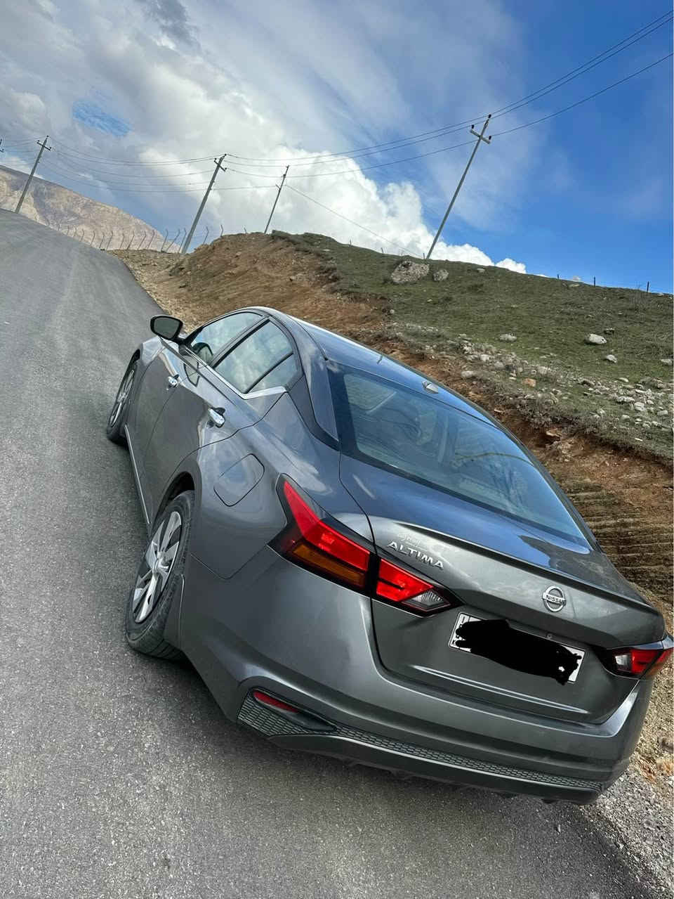 Nissan altima 2020 s 
٦٥ مايل روشتووه 
بونيتي كه ميك بوياغه 
وه هنده ك تعديلي هه يه 
گير و مكينه و تعويل و غرامات به شرت 
***********
سعري ١٢٨$ كه ميك مجال أربيل, العراق
