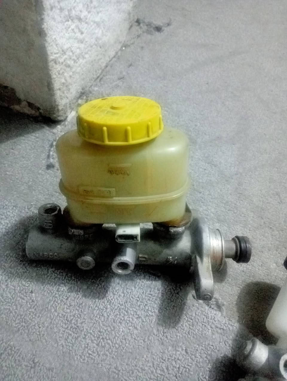 سلام عليكم غراض نيسان للبيع كلمن والسعر
كلج مروحه  عنابير كابريترات عدد 2
 اويل بم راديتر الكيج رقم الهاتف
***********
