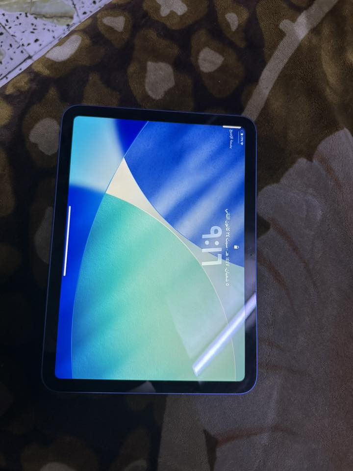 ايباد 11 ذاكره 128 نظيف بيه ضربه خفيفه من وره بطاريه 97 داخل الضمان بعده ويا ساعه ابل الجيل التاسع حجم 44 بطاريه 96 للبيع ثنينهن ب 700وبيهن مجال بسيط مكاني بغداد ***********
