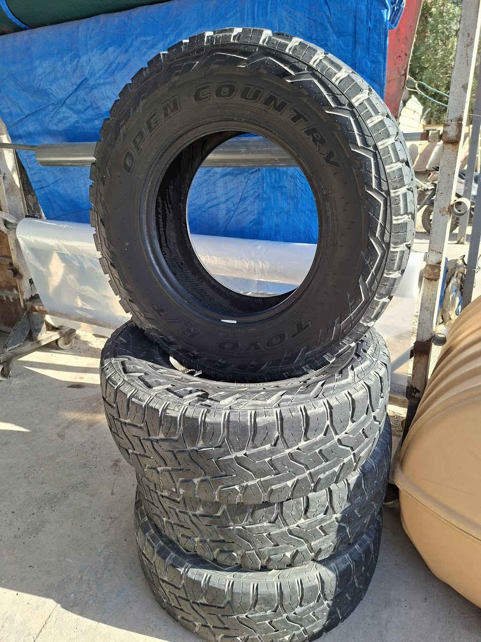 السلام عليكم تخم تاير يوكوهامة ٢٨٥.٧٠.١٧تخم كلش حلو ونضيف فتحتة من ورة الوحيف ماحبيتة
***********
