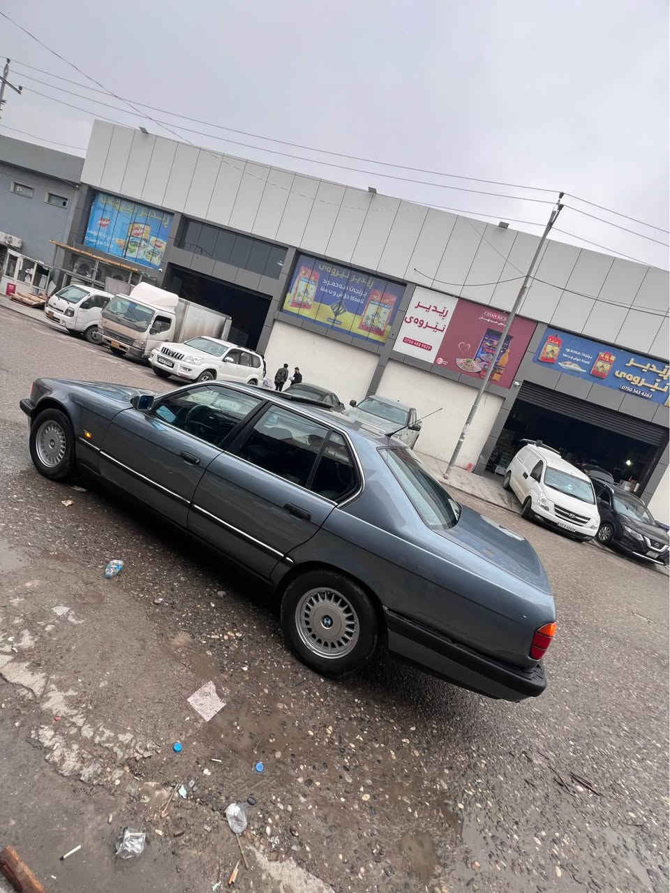 بي ايم موديل ٩٢ حجم ٧٣٠ يعني ٦ بستن
سياره فول فول مواصفات 
سلايد كهربائي يعني فتحه بالسقف
دبل كير عادي و توماتيك 
تبريد وتبريد مركزي 
كراسي كهربائي و خزن 
اربع جامات كهربائي 
اكو هوايه مواصفات اخرى 
سياره كير ومحرك وتبريد بشرط
سياره صدر وحداديه وطقم شرط
سياره 
بدون دعم وبدون ضربه 
فقط عام بخه صبغ للجماليه
سياره 
رقم دهوك وموجوده بدهوك 
تحويلها بشرط ونفس اليوم
مكانها دهوك 
هيكلها حلو الف ما بيها مصرف
فقد للبيع 
ما ابيع بالاقساط 
سعرها ٤٩ ورقه ونزل ورقه غرامه
*********** بيها واتس دهوك, العراق
