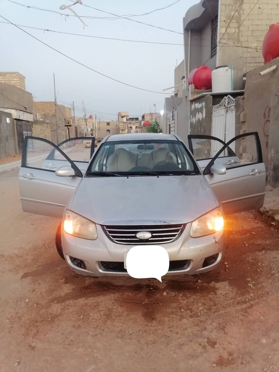 السلام عليكم سياره سيراتو موديل 2009 السياره بسمي تحويل ثاني يوم نضافه 90% مشروع وطني رقم بغداد السعر 85 اوبيهه مجال للأستفسار ***********
