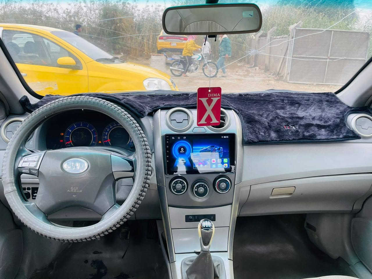 السلام عليكم سياره بي وايدي موديل ١٣ رقم ذيقار سياره جاهزه من كولشي مكينه وكيرعادي وحداديه وكهربائه حاويه ماواصل راعيها ابيع هيك السعر ٣٣ بيع او مراوس حسب القناعه مكان سياره كوفه قرب فلكة المطار الالتصال ***********
