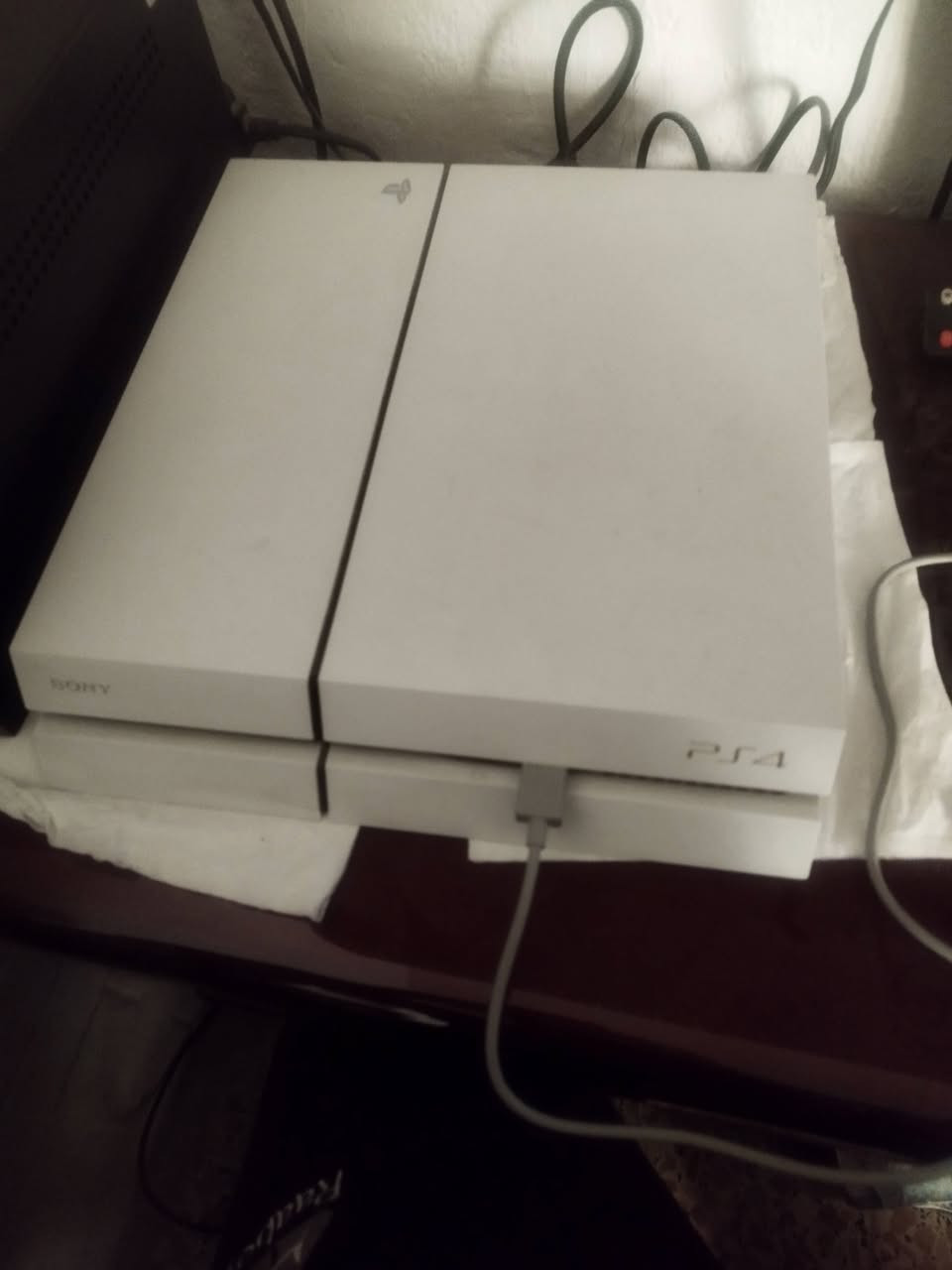 سلام عليكم ورحمه الله
بلي فور للبيع سلم 

واحد تيرا مهكر

بلي ما مفتوح ولا داخل صيانة

ويا يوبي اس وجوستكات ثنين وكارتونة 

سعر 290 متلكة هيج عرض بل عراق

مكاني بغداد شعب ما عندي توصيل

 ***********
