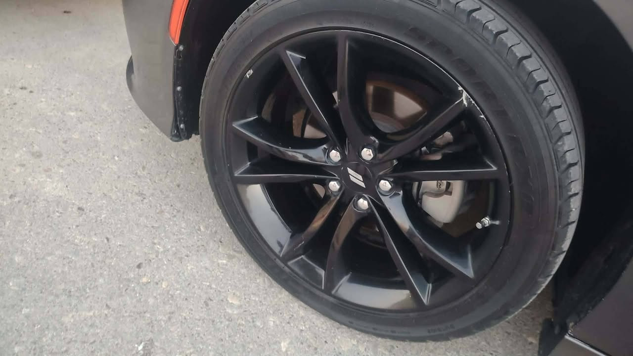 السلام عليكم
تخم ويل وتاير حجم 20 الويل بلادي مكفول لاعواج ولاتصليح ولا صبغ
وتايرات جدد نضافة ٩٠ بال١٠٠
شعندك مراوس نزل والرزق على الله


**إذا كنت صاحب هذا الإعلان وتريد حذفه لأي سبب، رجاءا أرسل رسالة إلى الدعم الفني**