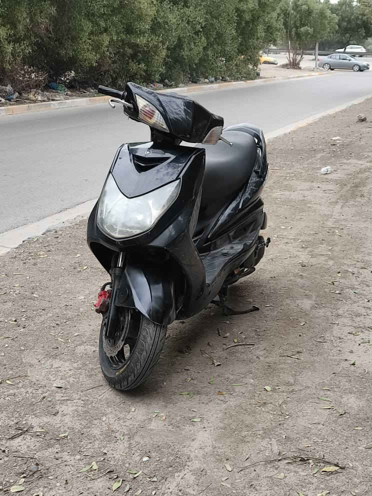 سكنس فحل كابريتر للبيع او المراوس الدراجه نظيفه شوفت العين ما ناقصها اي شي كامله مكمله شلعه ومعدل
 مكاني بالغزاليه
سعرها 550 وبيها مجال بسيط 
رقمي *********** بغداد, العراق
