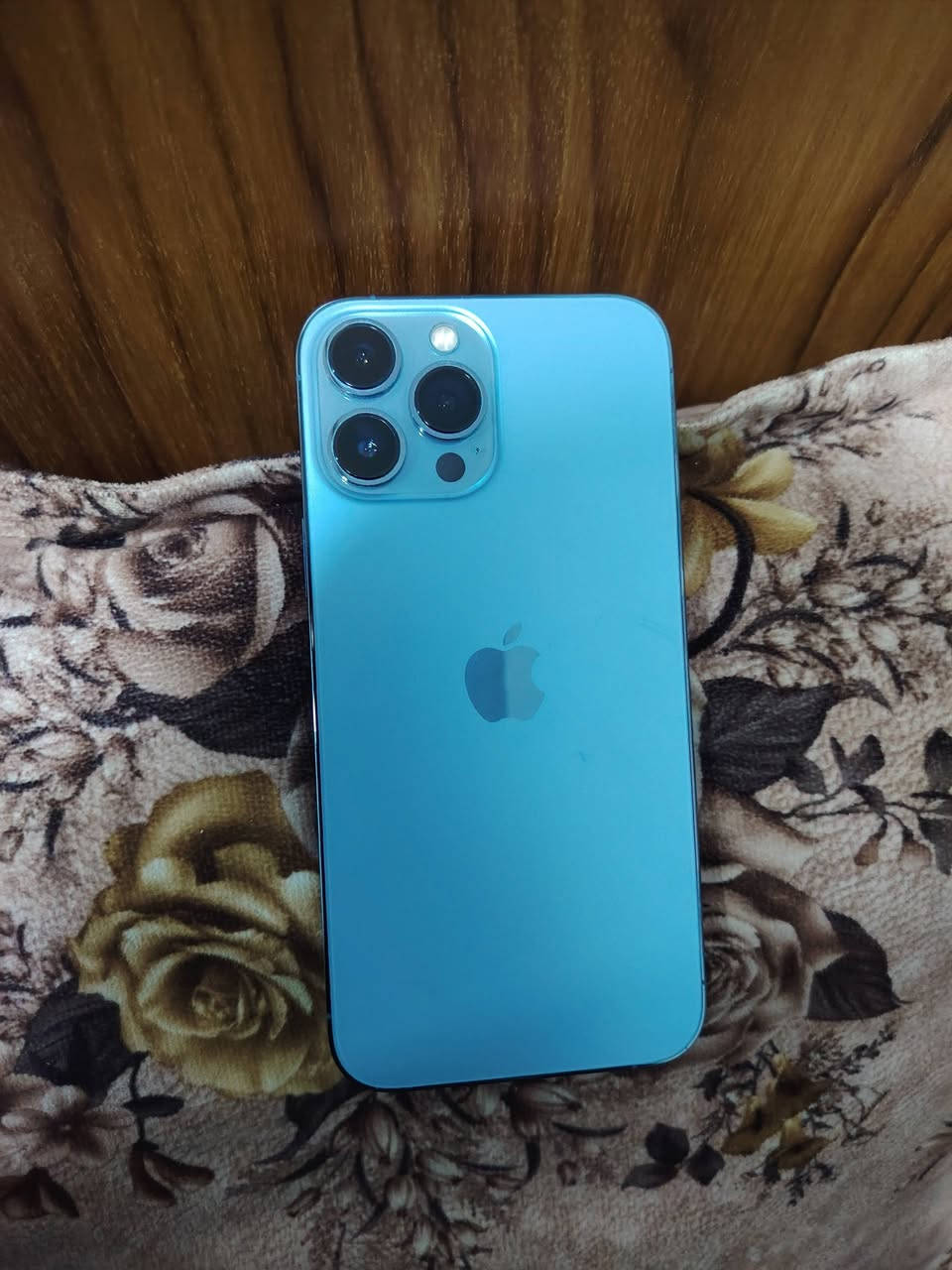 ايفون 13برو ماكس
جهاز جديد ونضيف من كلشي 

البطاريه 84

ذاكره 256

سعر 700

رقمي ***********
