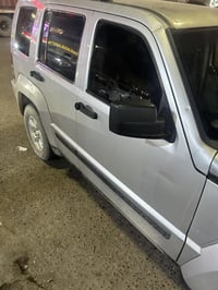 جيب لبيرتي سيارة حلوة نضفتها 70 بلمية فقط البنيد مبدل جان تعبان وبدلتة...