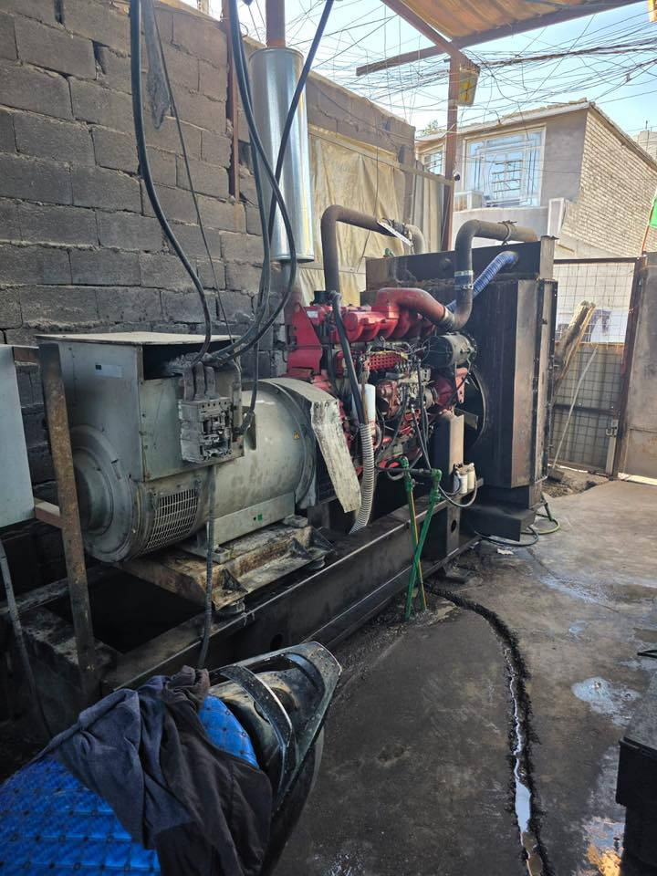 موقع للبيع بغداد الشعب حي البساتين …كاع مللك ١٠٠ متر ٥×٢٠…. حصه حكومي ٣٥٠ كيفي فقط توليد حكومي…. مكاين دايو + شتاير…تانكي ١٢ خزين + ١٤ +٢شغال…حاليا ٧٥٠ وصيف … ٩٢٥….. الاستفسار الاتصال ***********
