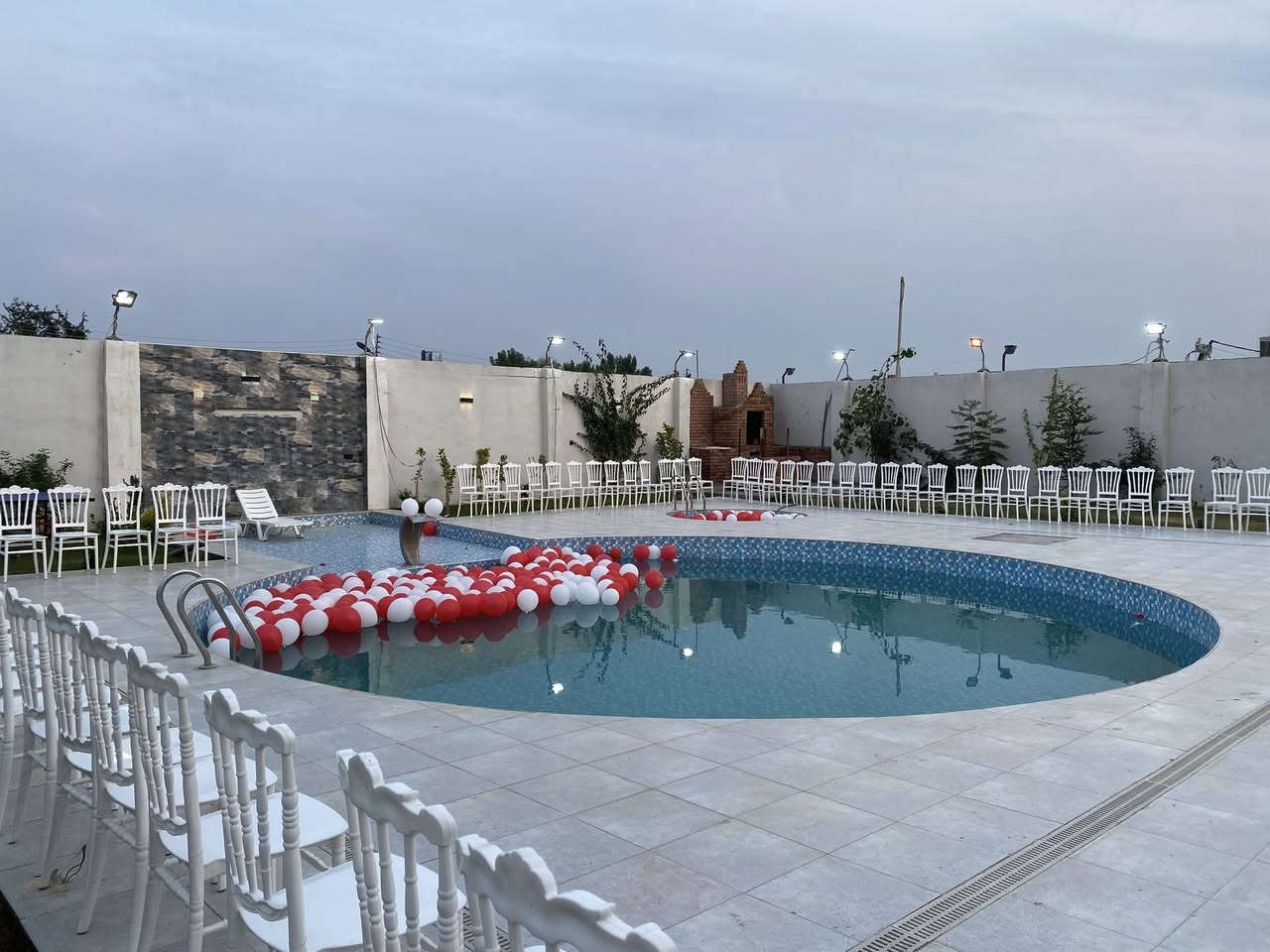 احجز وانت مطمئن المزرعة موثقه بتطبيق أجرلي 🤩

مزرعه ورق التوت ترحب بالزبائن الكرام يوفر لكم راحه تامه وخدمات متكامله للعوائل والشباب 👨‍👩‍👦‍👦💁🏼‍♂️ التفاصيل 🦋🔶كهرباء متوفره على مدار 24 ساعه 🔶الصاله والغرفه مؤثثه بشكل لطيف ومكيف 24 ساعه دون      😻     انقطاع 🔸مطبخ مؤثث بالكامل ثلاجه وطباخ ومجهز بأواني الطبخ الضروريه🔸مكان خارجي مخصص لشوي السمك والمشاوي 🍖 🔶 جلسه خارجيه جميله 🔸صحيات متكامله شرقي وغربي 🔸موقف خاص للسيارت 🚘🚖 🔸مسبح دائري كبير وصغير للأطفال 🏊‍♀️🏊 🔸 العاب فيشه ومنضده للكبار 🔸 العاب للأطفال لأجل متعتهم وراحتهم 🛝🛝 🔸انترنت 24 ساعه 4Gالحجز المسبق ودفع نصف مبلغ الحجز عن طريق زين كاش العنوان:صلاح الدين / قضاء بلد / حي العباس 
للحجز واتساب  ***********
