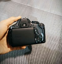 كامرة لبيع نضيفة نوعية كانون كاملة هية وملحقاتها ٠٧٧١١٨٦٤٠٣٢