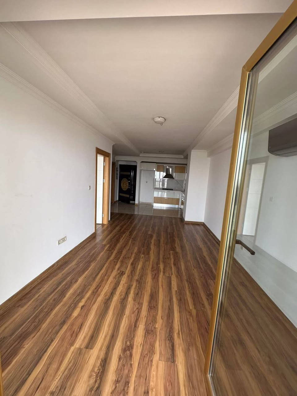 📢📢📢 اعلان بيع سريع 📢📢📢
شقة استثمارية للبيع في اربيل #رؤيا_تور
غرفة وصالة
مساحة 90 متر
طابق عالي
واجهة شارع 100
للاستفسار يرجى الاتصال بنا على الرقم التالي 
***********

للمزيد من التفاصيل 
‏مراسلة عراق للعقارات عبر واتساب. https://wa.me/9647805001551

اشتركوا بجروبنا لكي تجدوا كل ماهو جديد من العقارات في اربيل

https://www.facebook.com/groups/209548401902007/?ref=share_group_link

زوروا صفحتنا لكي لايفوتكم عروض عقارات اربيل

https://www.facebook.com/profile.php?id=100086984441793&mibextid=ZbWKwL
