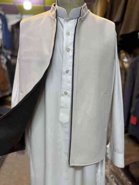 ازياء الاكابرلالبسه الرجاليه 🇹🇷 
⬇️
جديد 💣 
⬇️
يلك جوخ وجهين  
⬇️
قياسات  كامله 
⬇️
سعر فقط28 الف   
⬇️
العنوان سامراء الضباط الاولى مقابل الجبريه الاولى قرب مول الصيني سابقا مقابل نعوم للحاسبات متوفر توصيل لجميع محافظات 
هـ *********** 
⬇️
صفحه الانستا 
https://www.instagram.com/azz_ekibar?igsh=MXg1NnB2NDVibmp5OA%3D%3D&utm_source=qr
