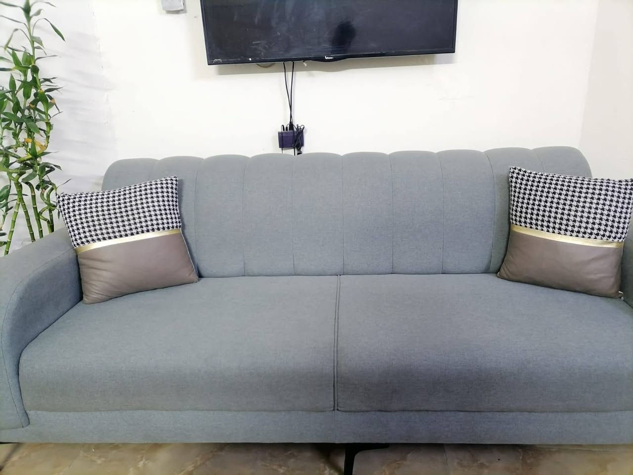 السلام عليكم تخم عراقي للبيع درجة اولى سعرة 450 وبي مجال 
*********** مكاني النجف حي العدالة
