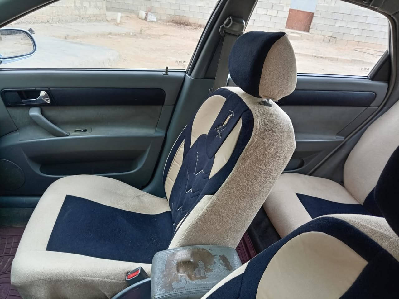 السلام عليكم ورحمة الله وبركاته
سياره اوبترا موديل 2010كير  محرك شرط رقم اربيل دولي تبريد تدفئه طخم داير جديد السياره مصبوغه عام اثر جراد بيها حادث بصيط يم باب السايق السعر 72بيها مجال اتصل وتدلل ***********واذا مراوس اب احدث هم يرهم
