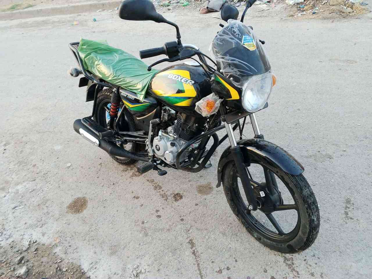 بوكسر للبيع مديل 23
نازله نهايت2025
لوحات انكليزي 
وسنويه ب اسمي تحويل ثاني يوم
عارضهة ب2500قفل قفل

مكاني مدينه الصدر
رقم الهاتف:***********
