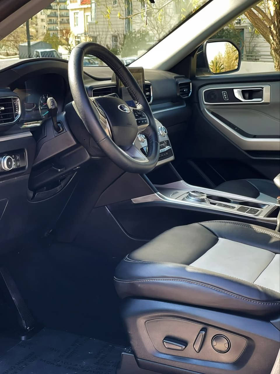 السلام ت
للبيع فورد اكس بلور رقم اربيل 

ثلاث مقاعد vib  

تبريد ثلاث قطع 

بصمه شاشه كبيره 

كشنات جلد هيتر 

ثلاث انضمه قياده 

رادار نقطه عمياء 

تو ويل 

ستيرن هيتر 

4 سلندر توربو 

سياره نضيفه جدا 

ماشيه 23 الف فقط

ضررها خشم البوند فقط بدون دواخل 

السعر 260 وبيها شويه مجال 

للاستفسار 

***********

***********
