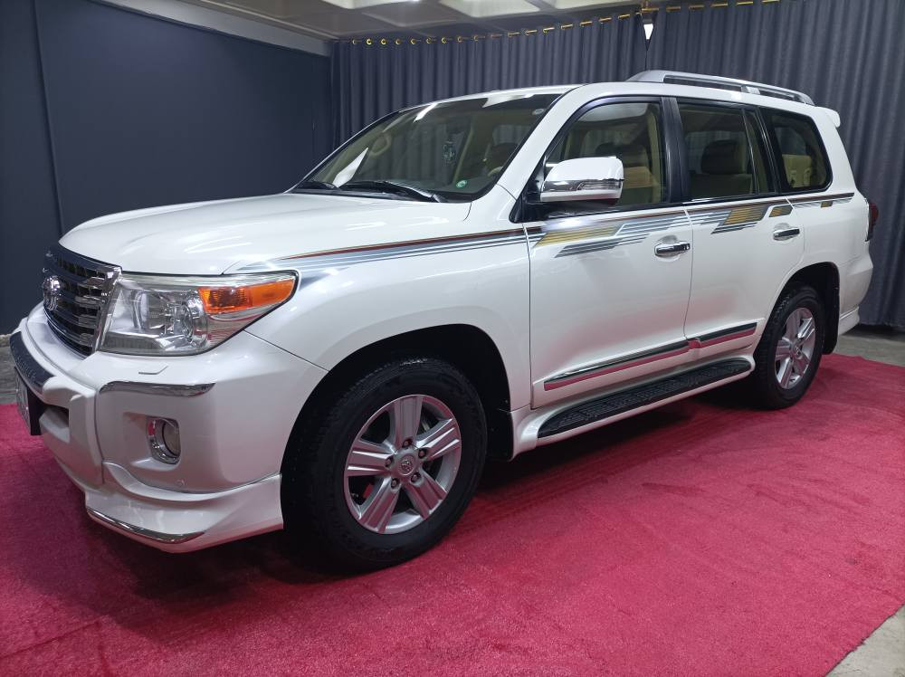 2014 GX.R  بریم درجة اولا 
سیارة فول مواصفات جاهز بدون نقص
رقم و سنویة جديدة تخم تایرات جدید 
ماشي 138 قابل لزیادە
صورة سونر موجود 
مکان قضاء كلار
*********** كالار, السليمانية
