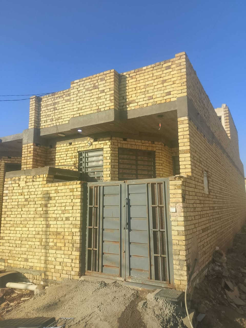 بيت للبيع مقابيل الصحفين بحي الموظفين الاستفسار الاتصال على هذ الرقم ***********
