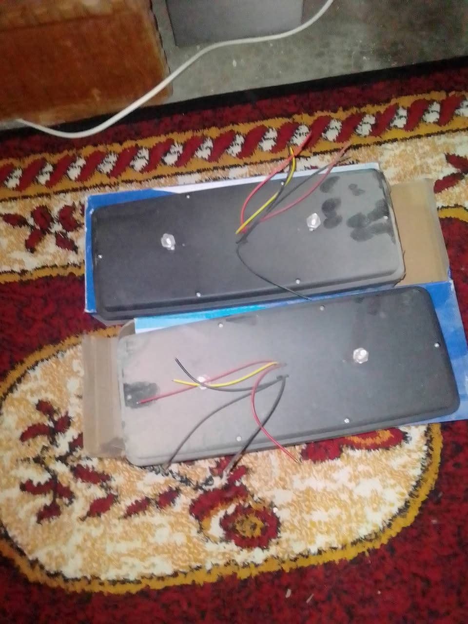 زوج بك لايت للبيع جديد بعده طك كارتون ما مشدود ليزري يشتغل سطاب وبكلايت وشاره  للاستفسار لاتصال على الرقم ***********
