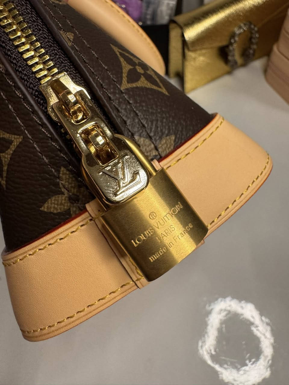 حقيبة حجم وسط من لوي فيتون اصليه للحجز مراسلة الصفحة


**إذا كنت صاحب هذا الإعلان وتريد حذفه لأي سبب، رجاءا أرسل رسالة إلى الدعم الفني**