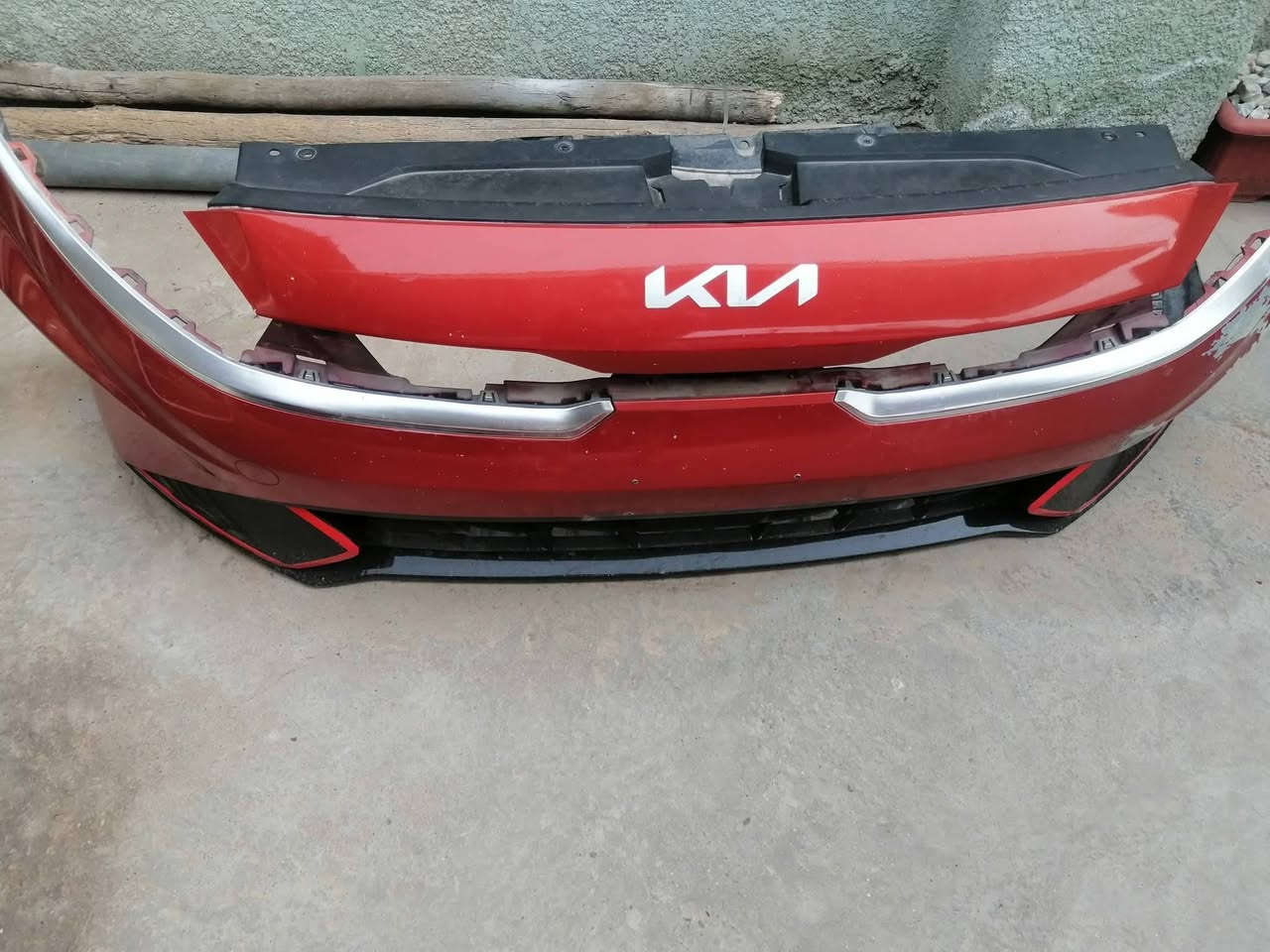 السلام عليكم دعاميه فورتي 2023 جي تي لاين بيهه كسر للبيع هيه والحيه كامله ***********
