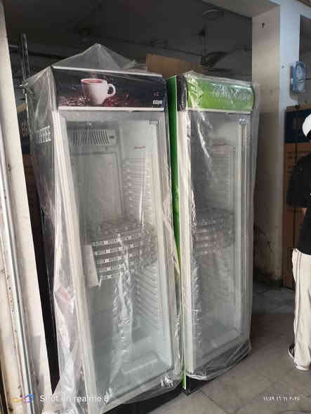 👋 مرحباً متابعينا الكرام ... يقدم لكم
📍.. مجمع بركات المصطفى 

✨ عارضة تبريد عمودي نوع ايكور
سعة 22 قدم احدث موديل اصدار 25

🔸 المواصفات:
 • منظم حرارة رقمي (Digital Thermostat)
 • رف إضافي لتخزين أكثر.. العدد 6 رف.. 
 • إضاءة LED داخلية أنيقة
 • هيكل ألمنيوم قوي مع باب زجاجي فاخر
 • قاعدة وملصق مضيء Canopy Sticker
 • تبريد قوي وثابت يحافظ على المنتجات

🧊 السعة: 22 قدم
⚙️ الضمان: سنتان شامل الصيانة
📍 الموقع: ناصرية مدينة الصدر شارع المضخة 
***********
سعر
خاص لاصحاب الكميات 

💥 السعر مناسب جداً والعروض محدودة – لا تفوت الفرصة
