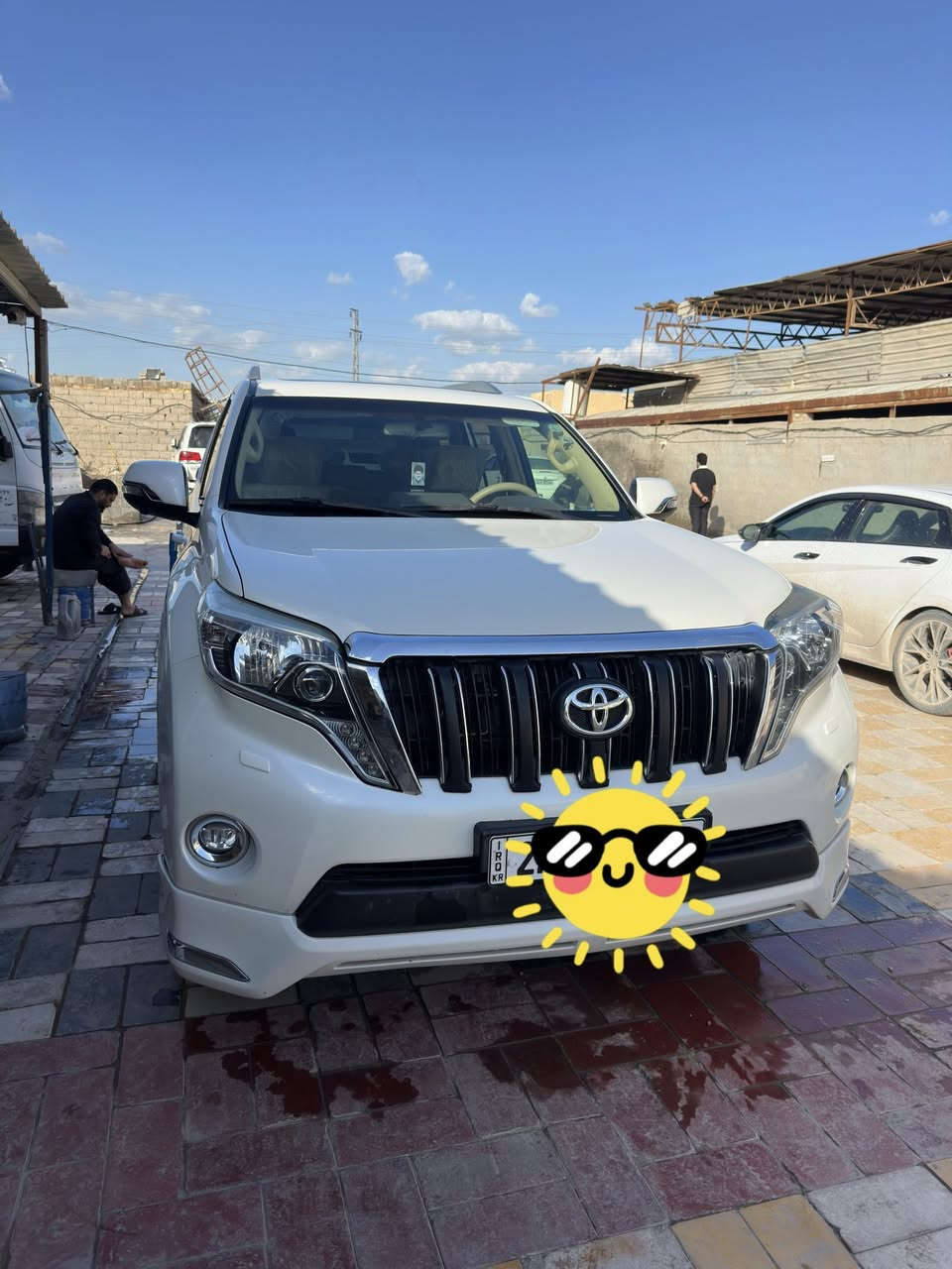 -برادو 2017 TXL  ساز للبيع
-فول مواصفات كفالة عامة 
-محرك ستة سلندر 
-رقم أربيل الجديد
-المسافة المقطوعة 90 الف

مواصفات :-

-بصمة 
- 
-لايت زينون
-مري قابلة للطي AUTO
-مقاعد امامي اثنينهم كهرباء
-كشنات مخمل بيجي
 -شاشة
-زراك لايت
-حساس خلفي و امامية
-تحكمات ستيرن جهتين
-فتحت سقف سلايت روف
-فور ويل 4X4

السعر  370 ورقة
مكان السيارة النجف للاستفسار الاتصال على الرقم التالي 
‭0780 092 1787‬
