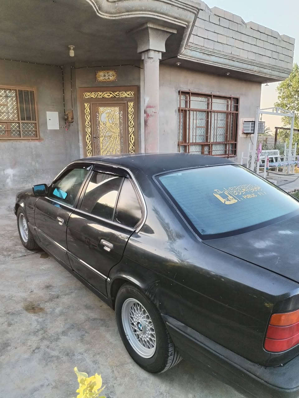 البيع بي ام 91 حجم ٥٢٥ محرك سته مسكر فانوص عدل سياره بدون ضرر بس موضح با صور مكان بي خياس و يتبدل و سياره بس نقص تبريد فقط صدر جديد و تخم تايرات جديد و محرك خير من الله و كير عادي ٥ نمر رقم انبار مشروع وطني السعر 45 ورقة و بيها مجال، مكان سياره ديالى سد حمرين قاطع الجبوري، رقمي *********** صدام
