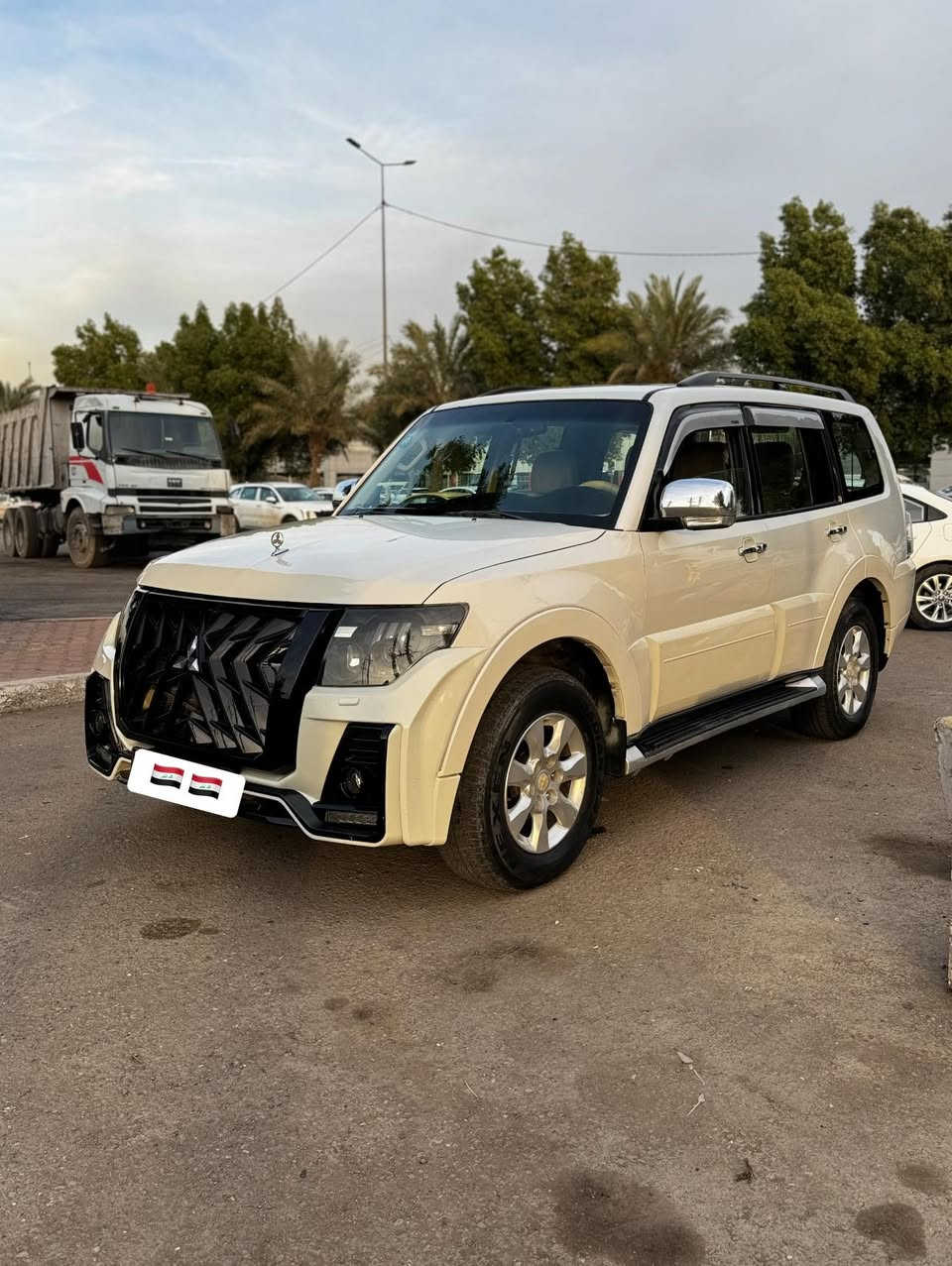 سلام عليكم
باجيرو مديل 14 رقم بغداد 
فول موصفات حبتور 
بيه ٣ قطع صبغ بدون دواخل 
السعر 138وبيه مجال 
مكان بغداد 
***********
