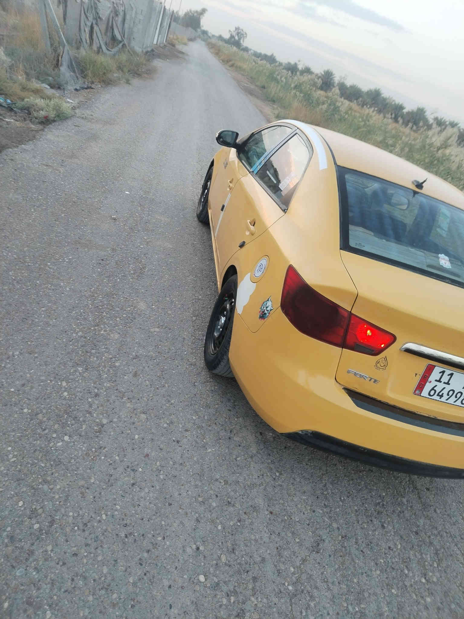 سلام عليكم فورتي 2010 وارد أمريكي حادث جاملغ امامي بدون داوخل اليبل واحد عده حادثه رقم بغداد  شرط تحويل سنويه لل2027 مصفره هيئه غرامات
محرك2000دوش مرغوب مكفول من تنقيص و تبخير صدر امامي و الخلفي جديد
تخم تاير جديد ويل جديد تبريد شغال 
نص فول 
فول تحكمات استرين
نظام ايكو 
مانع زلاق
تقليل قود 
باقي بيه مواصفات هواي العنوان بغداد السعر 85 بيه مجال الشراي 
رقم هاتف ***********
