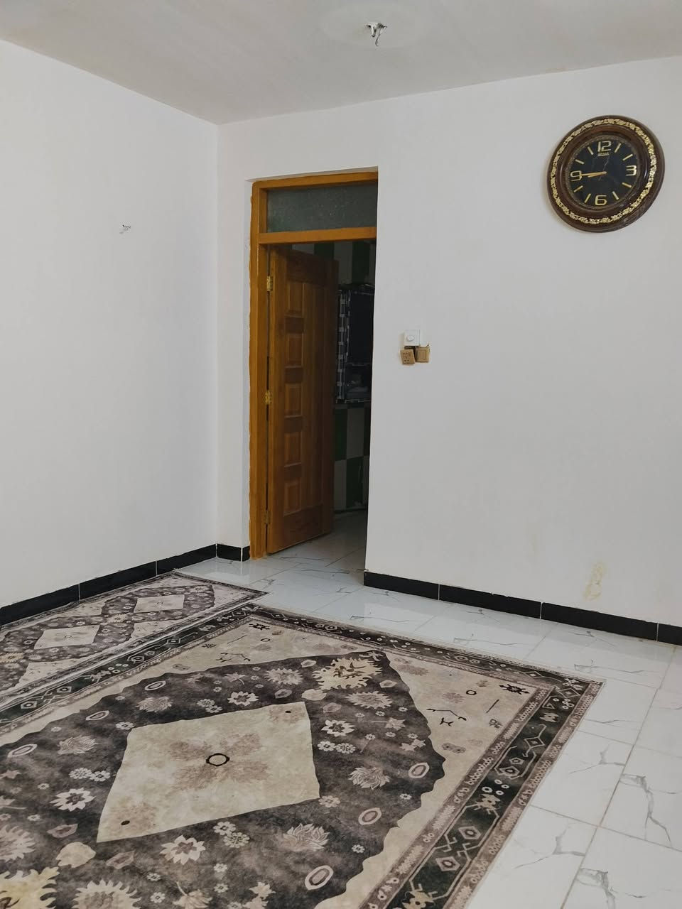 سلام عليكم بيت للبيع ثاني فرع بل زراعيه كلش قريب علئ صحه مساحه 49 مكاتبه فقط سعر 84 بي مجال قليل***********
