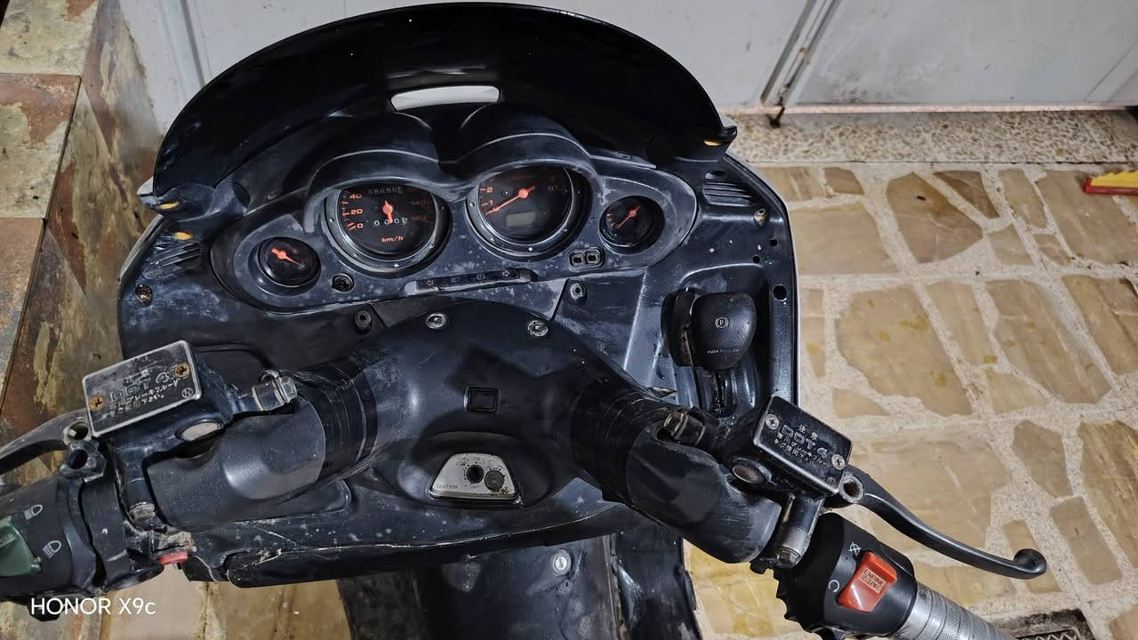 السلام عليكم اخوان ماطور فورزه صفر 6 حلوه أغراضها كلها اصليه وكدام العين ومسويلها ادامه يعني اني فاتح المحرك على ايدي الكهربائية كلها شغاله السعر 380الفف وابيع فحم في فحم مراوس هم يرهم حسب القناعه مكان الموصل موصل الجديد الرقم ***********
